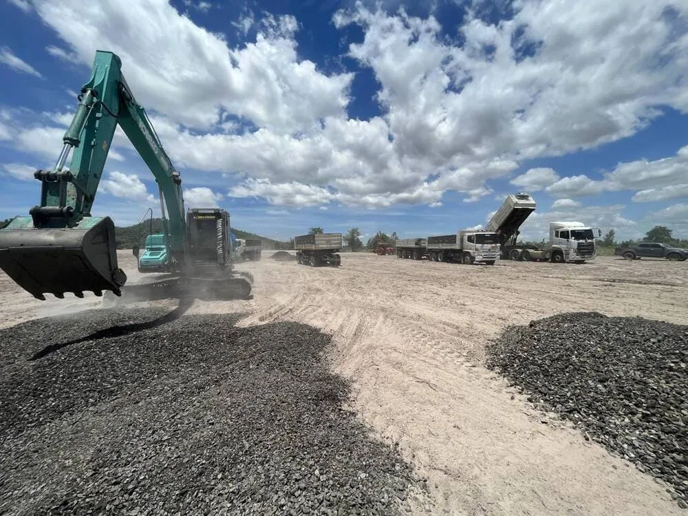 รับถมดินขุดสระชัยนาท