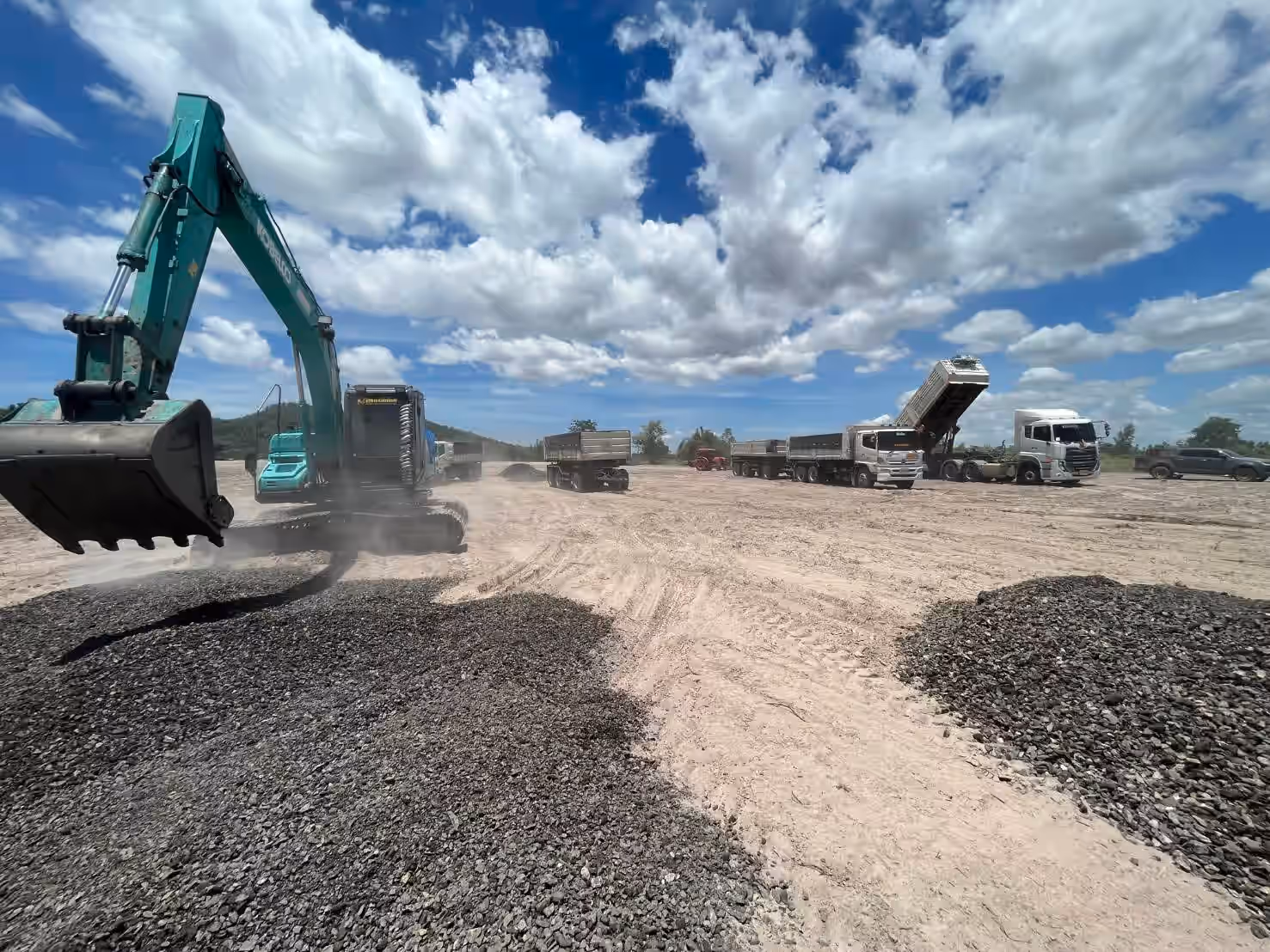 แกลลอรี่ รับถมดิน ขุดสระ ชัยนาท